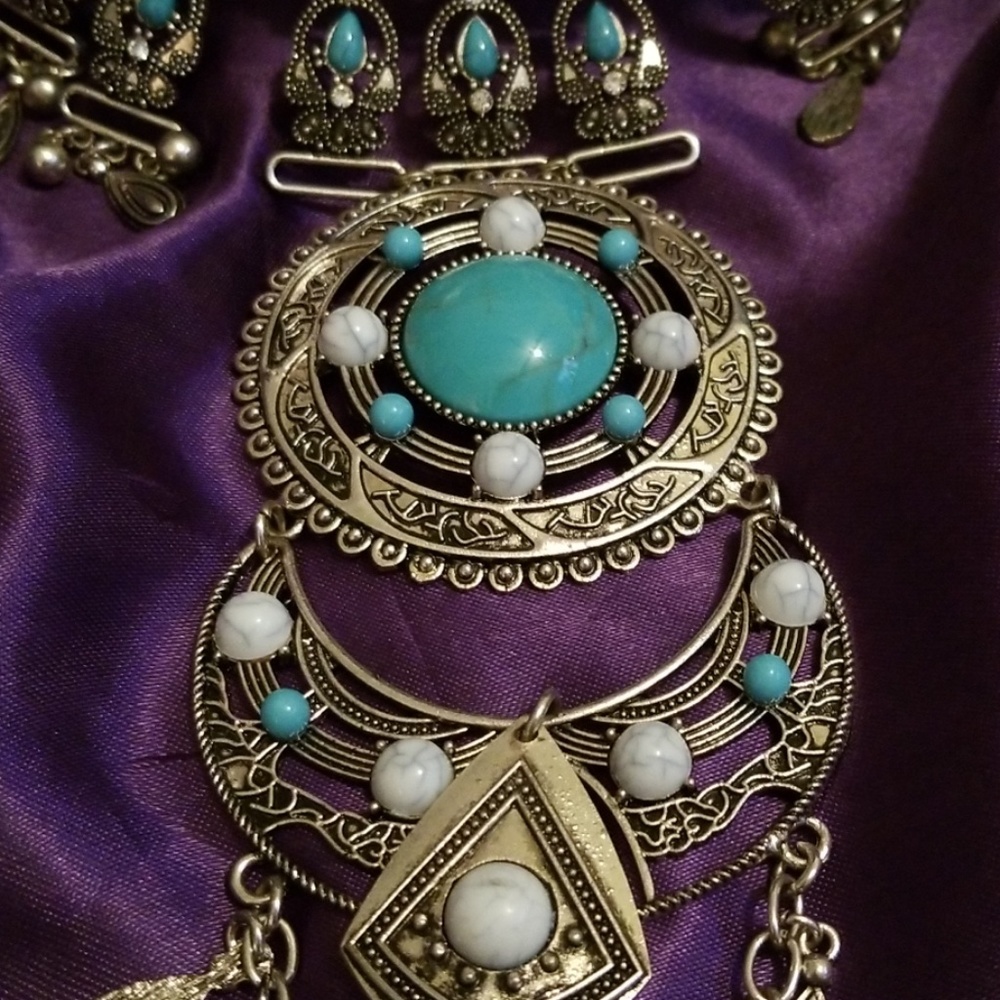 Necklace - Picture 2 of 4